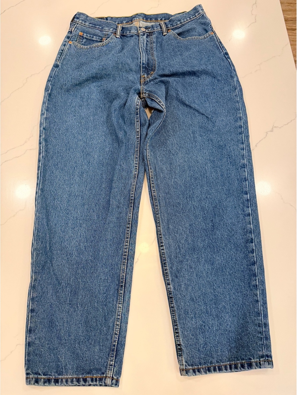 Levis Mens Jeans Straight Relaxed Fit 560 Medium Wash Size 36x32